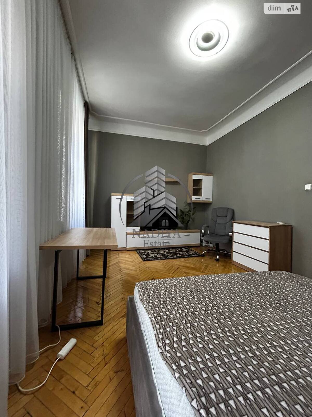 трехкомнатная квартира в Львове, район Галицкий, на ул. Гнатюка Академика в аренду на долгий срок помесячно фото 1 трехкомнатная квартира в Львове, район Галицкий, на ул. Гнатюка Академика в аренду на долгий срок помесячно фото 1