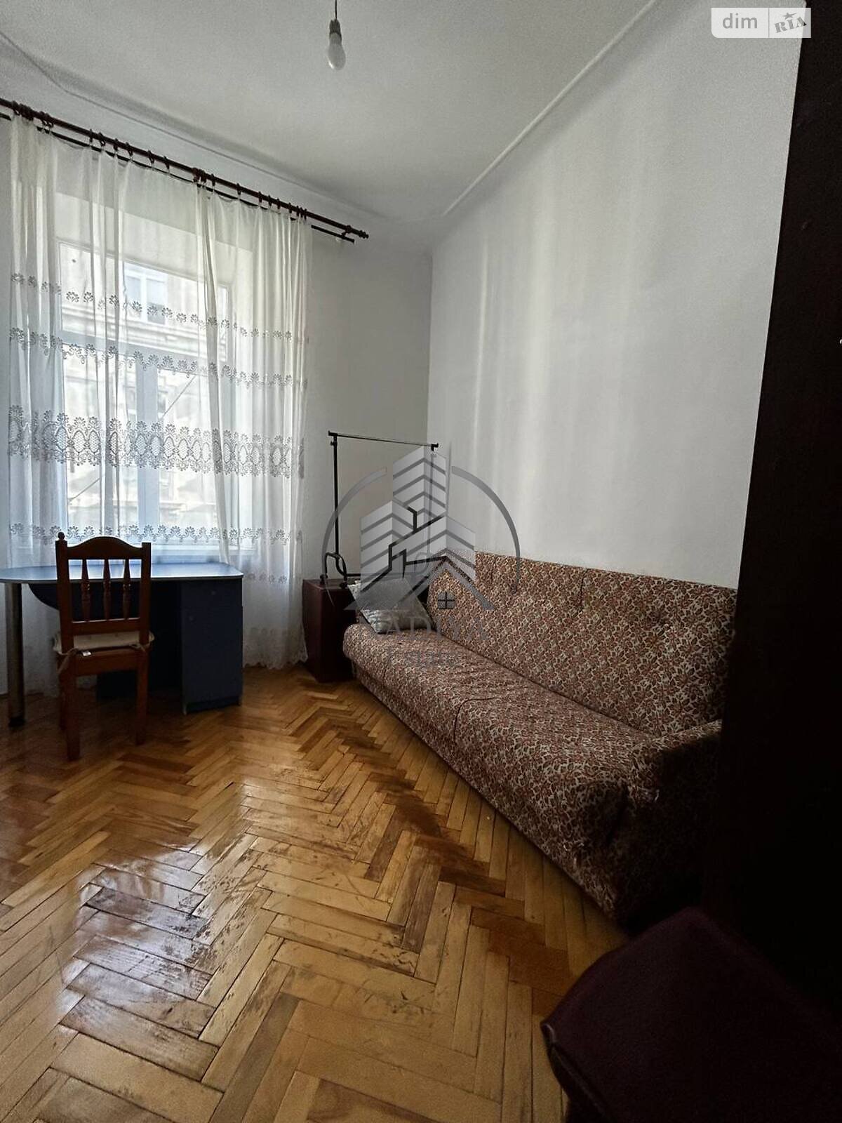 трехкомнатная квартира в Львове, район Галицкий, на ул. Гнатюка Академика в аренду на долгий срок помесячно фото 1 трехкомнатная квартира в Львове, район Галицкий, на ул. Гнатюка Академика в аренду на долгий срок помесячно фото 1