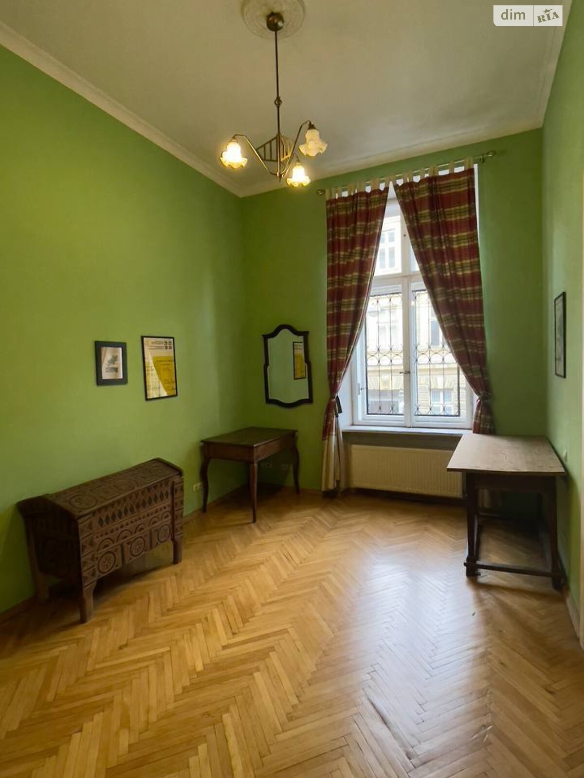 трехкомнатная квартира в Львове, район Галицкий, на ул. Князя Романа в аренду на долгий срок помесячно фото 1