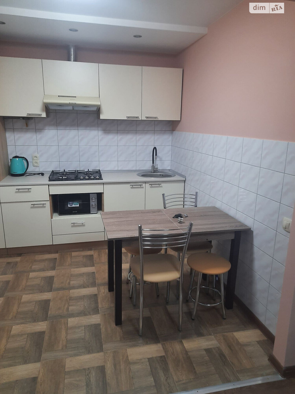 трехкомнатная квартира с мебелью в Львове, район Галицкий, на ул. Кубийовича в аренду на долгий срок помесячно фото 1 трехкомнатная квартира с мебелью в Львове, район Галицкий, на ул. Кубийовича в аренду на долгий срок помесячно фото 1