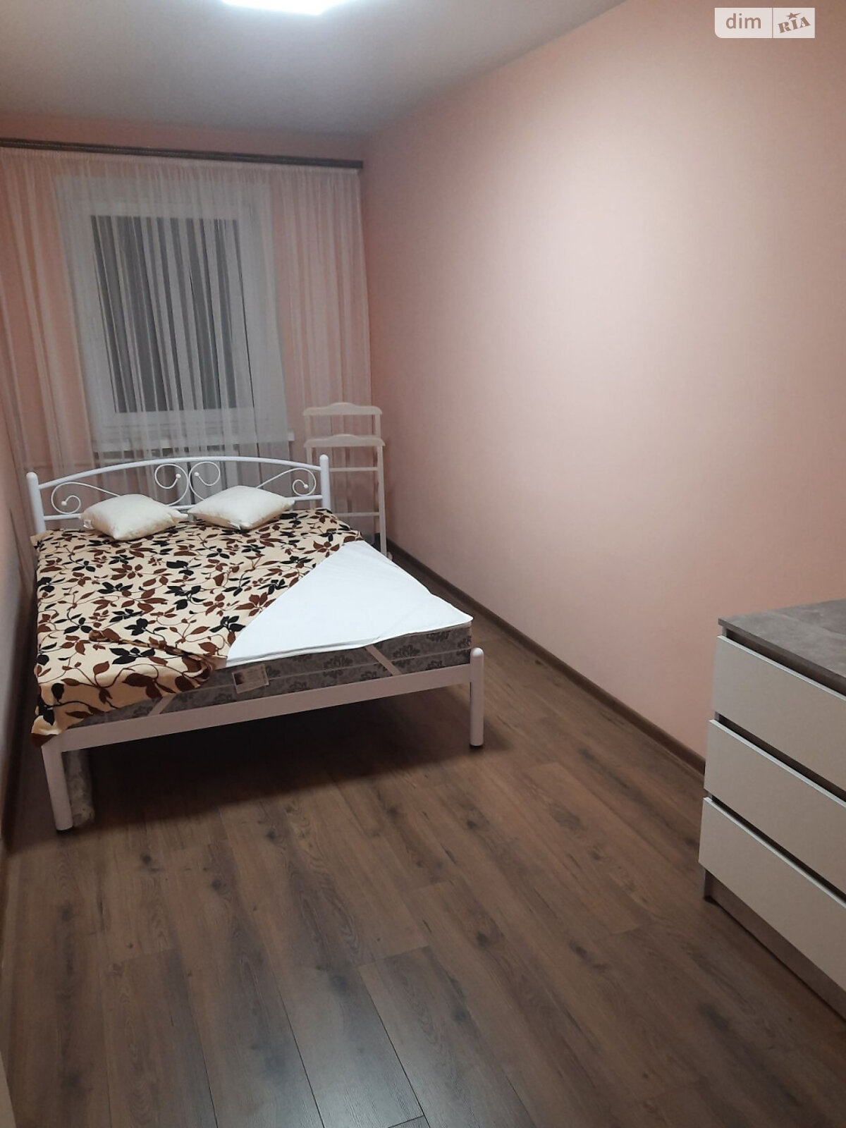 трехкомнатная квартира с мебелью в Львове, район Галицкий, на ул. Кубийовича в аренду на долгий срок помесячно фото 1 трехкомнатная квартира с мебелью в Львове, район Галицкий, на ул. Кубийовича в аренду на долгий срок помесячно фото 1
