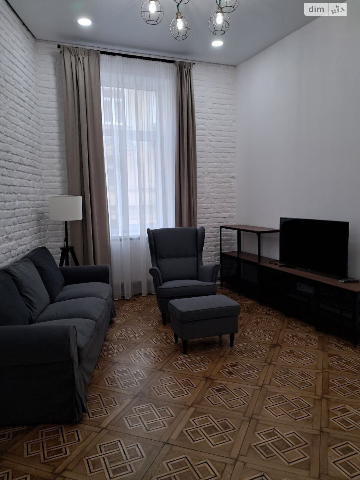 двухкомнатная квартира в Львове, район Галицкий, на ул. Шептицких 10 в аренду на долгий срок помесячно фото 1