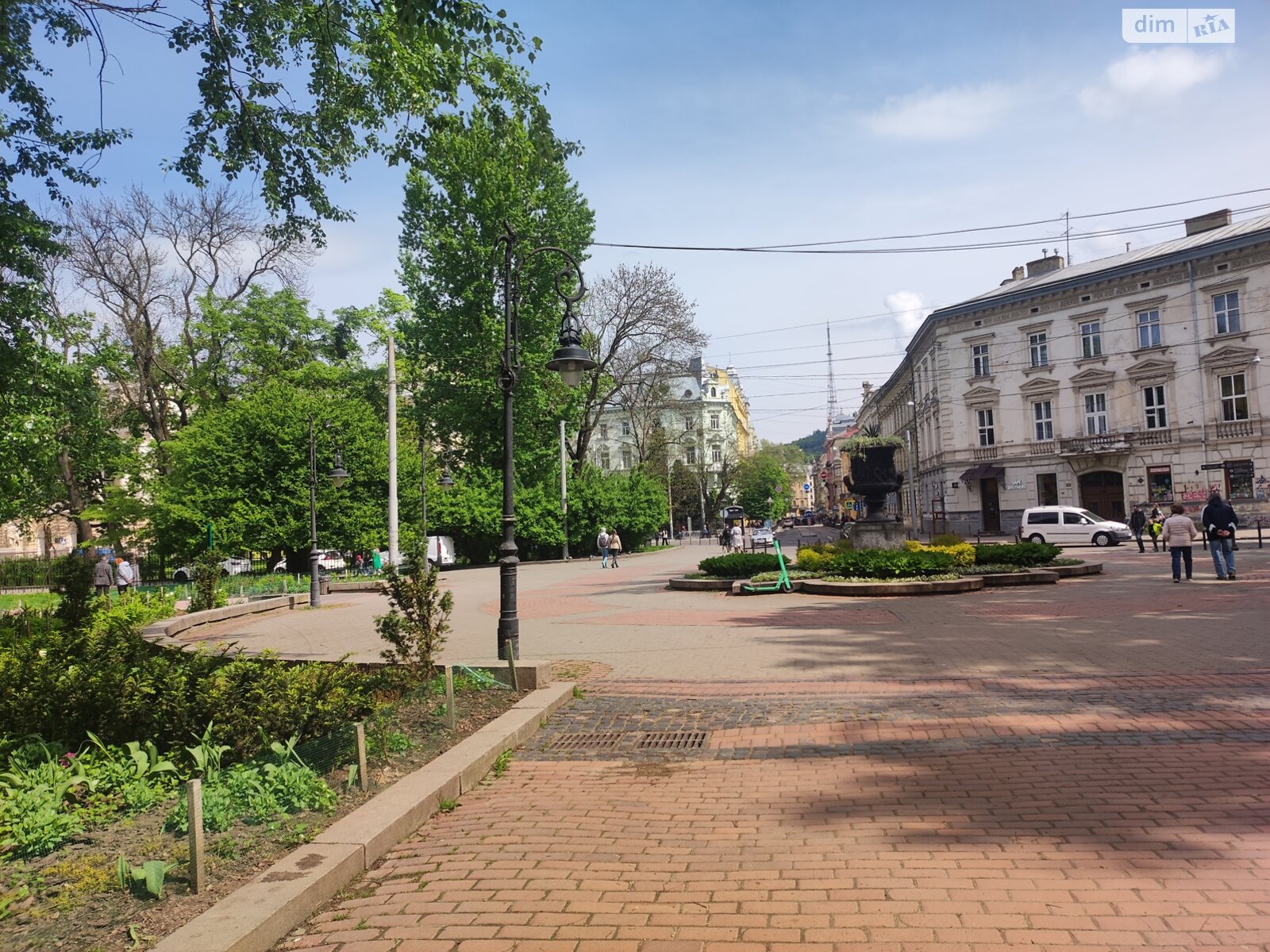 трехкомнатная квартира в Львове, район Галицкий, на ул. Словацкого 18 в аренду на долгий срок помесячно фото 1