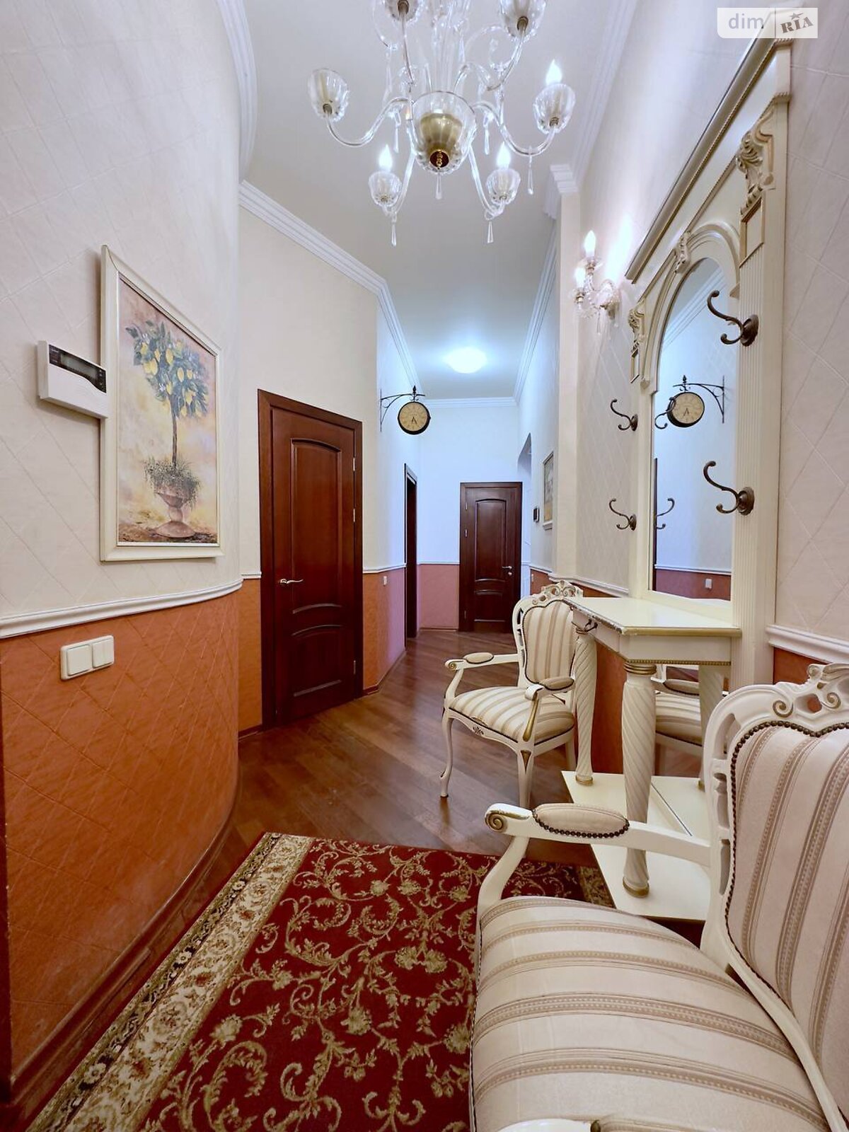 четырехкомнатная квартира в Львове, район Галицкий, на ул. Витовского Дмитрия 33 в аренду на долгий срок помесячно фото 1