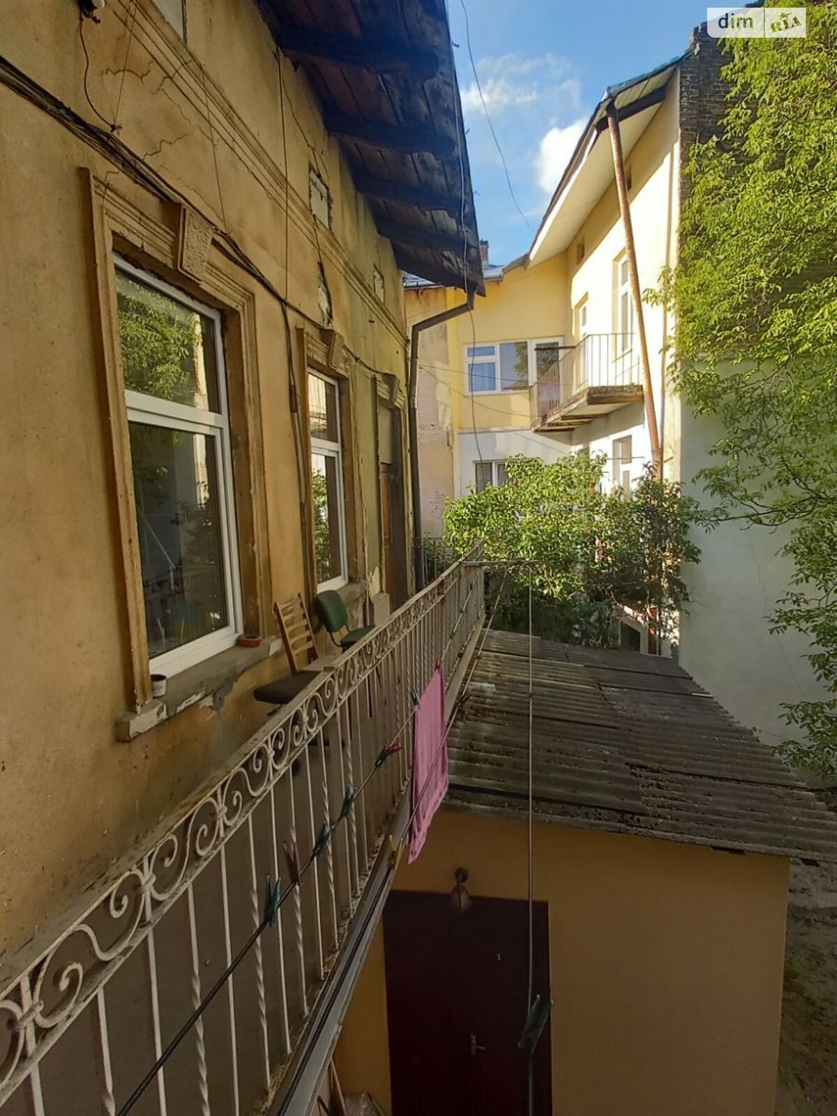 трехкомнатная квартира в Львове, район Клепаров, на ул. Родниковая в аренду на долгий срок помесячно фото 1