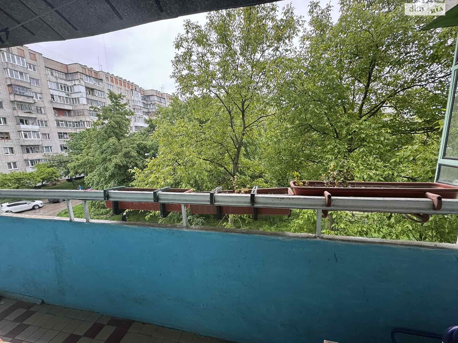 четырехкомнатная квартира в Львове, район Голоско, на ул. Липы Юрия 35 в аренду на долгий срок помесячно фото 1 четырехкомнатная квартира в Львове, район Голоско, на ул. Липы Юрия 35 в аренду на долгий срок помесячно фото 1