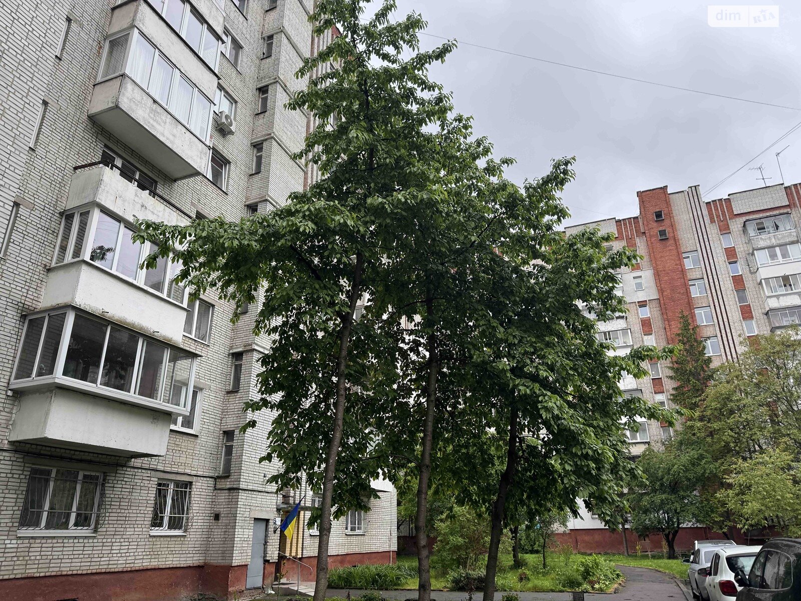 четырехкомнатная квартира в Львове, район Голоско, на ул. Липы Юрия 35 в аренду на долгий срок помесячно фото 1 четырехкомнатная квартира в Львове, район Голоско, на ул. Липы Юрия 35 в аренду на долгий срок помесячно фото 1