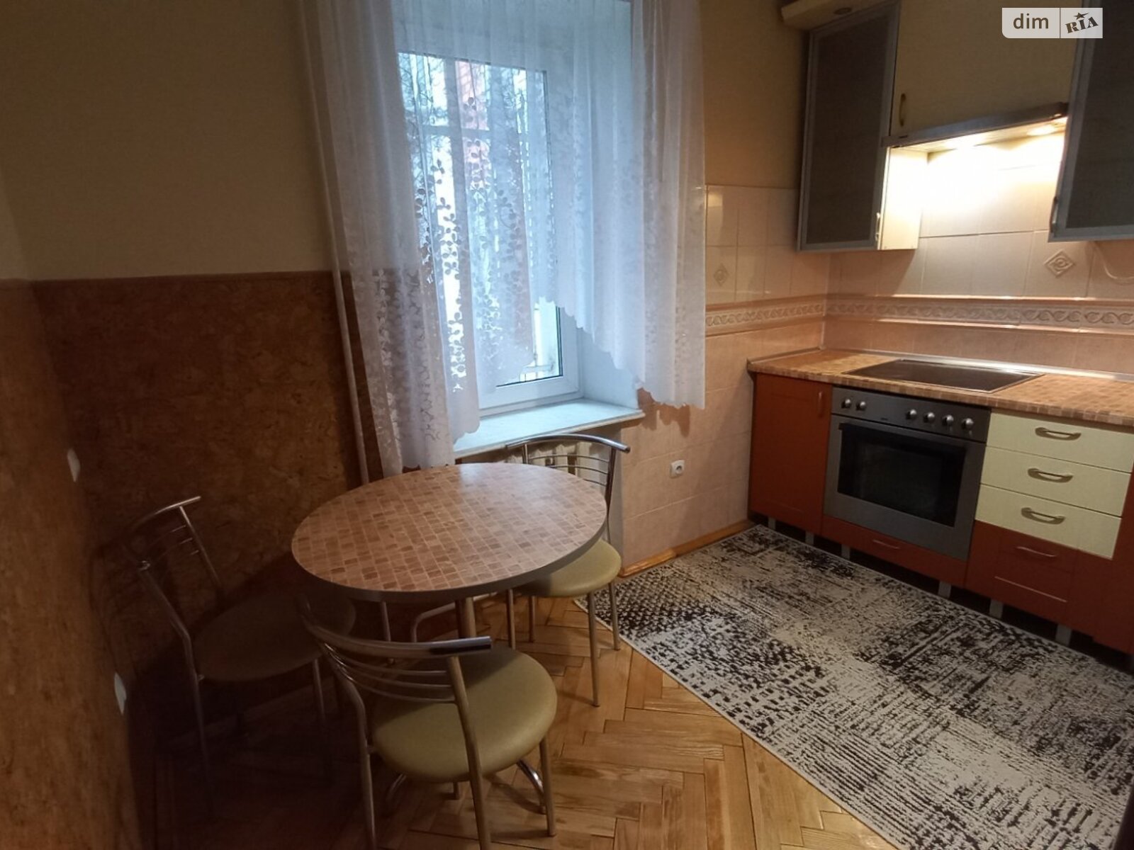 чотирикімнатна квартира в Львові, район Голоско, на вул. Панча Петра в довготривалу оренду помісячно фото 1 чотирикімнатна квартира в Львові, район Голоско, на вул. Панча Петра в довготривалу оренду помісячно фото 1