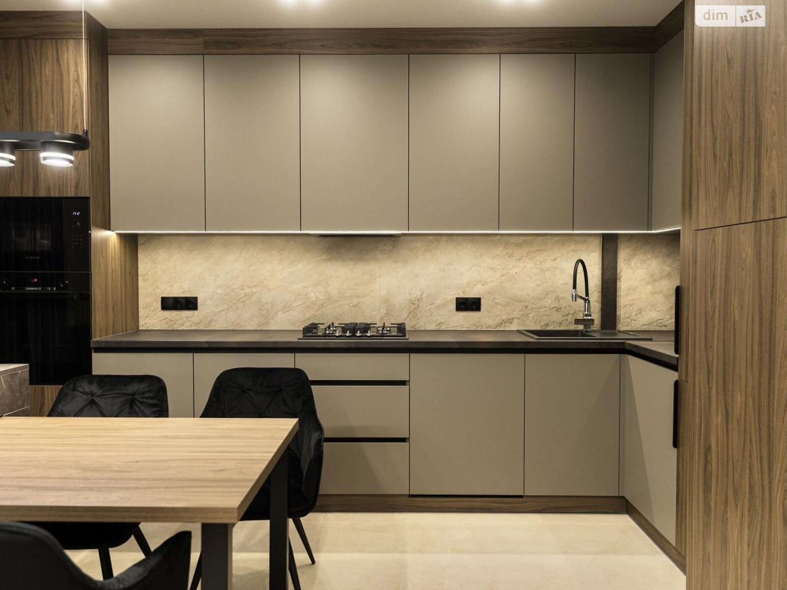 трехкомнатная квартира в Львове, район Голоско, на ул. Топольная 4 в аренду на долгий срок помесячно фото 1