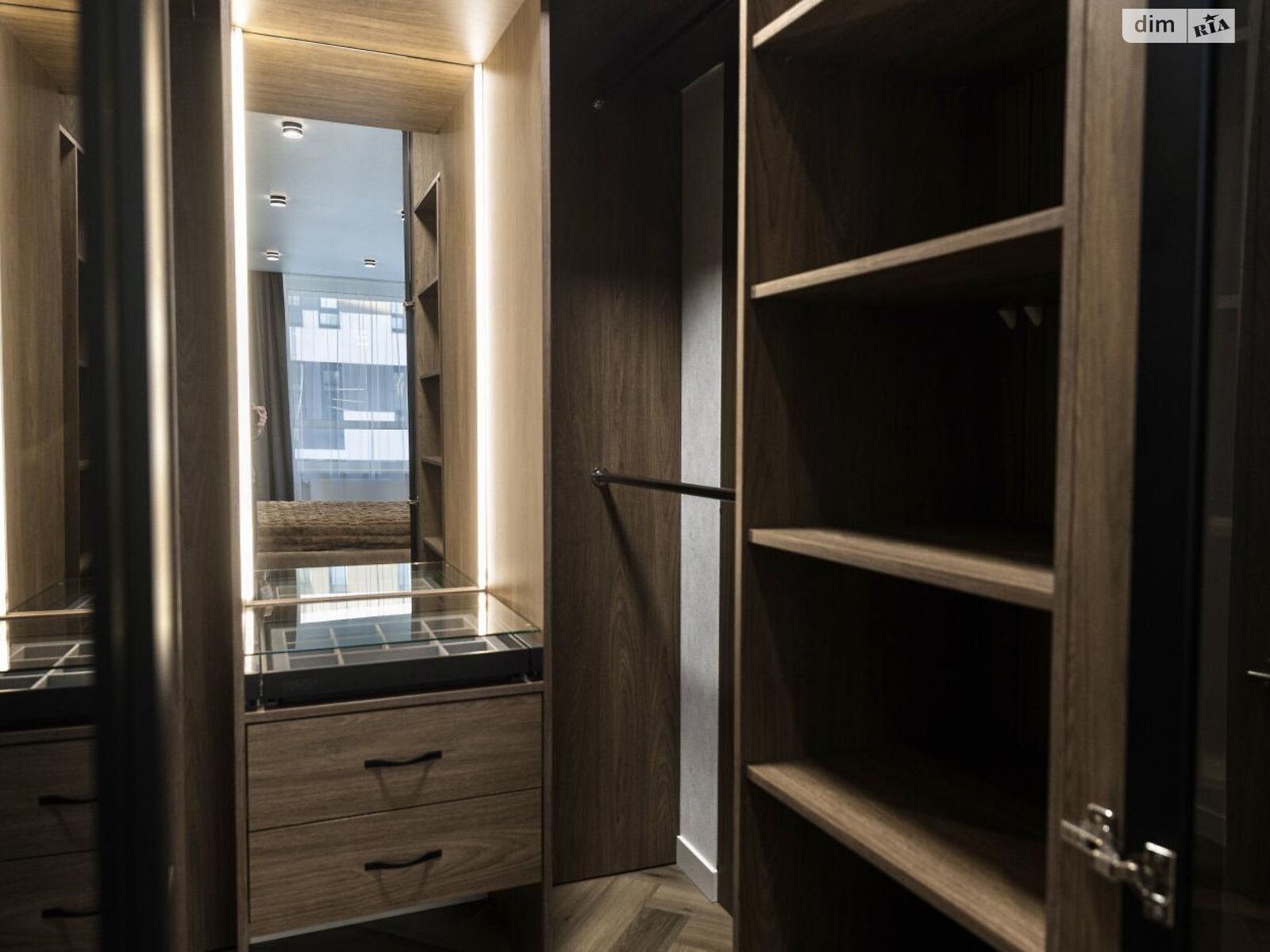 трехкомнатная квартира в Львове, район Голоско, на ул. Топольная 4 в аренду на долгий срок помесячно фото 1