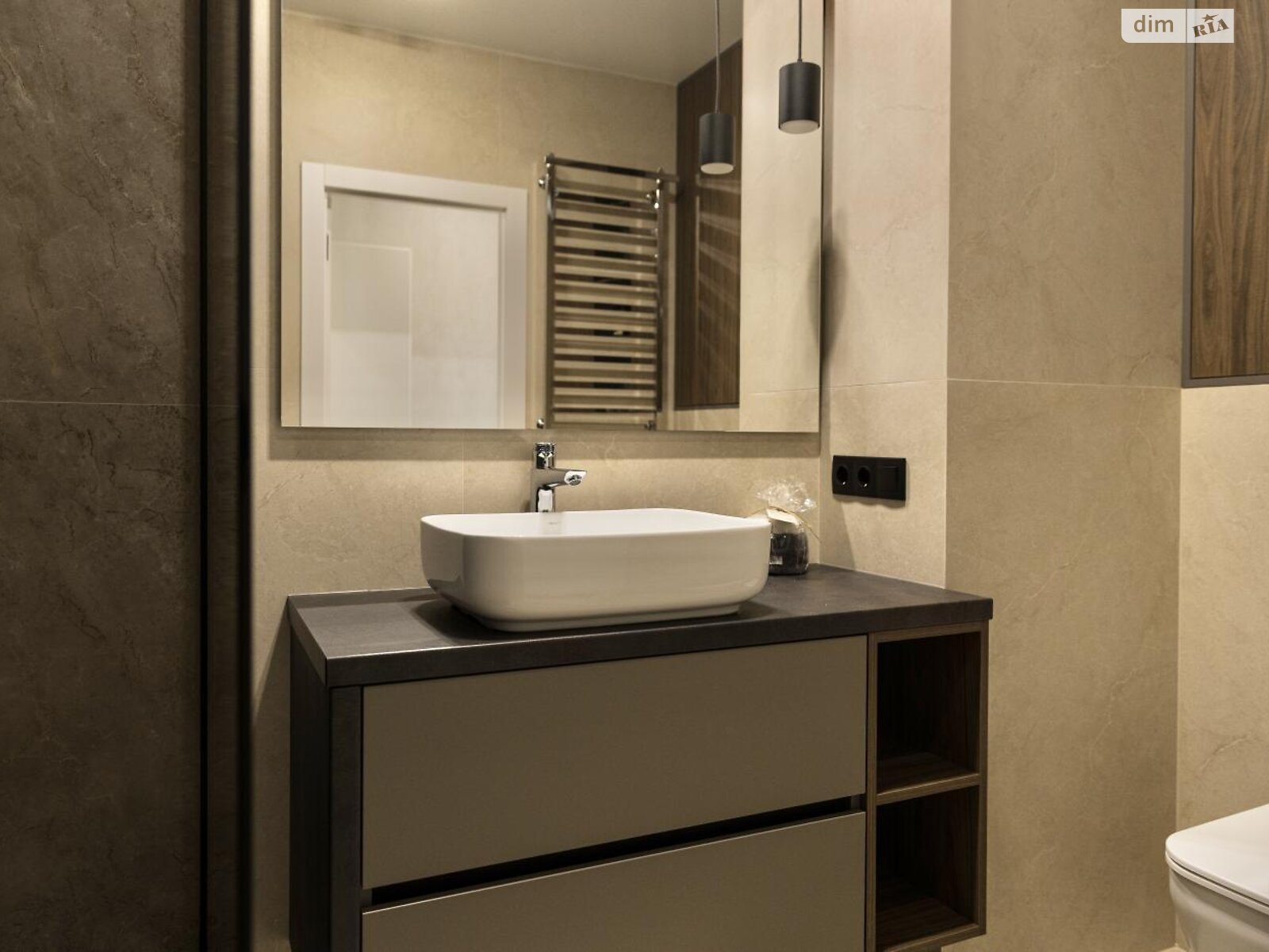 трехкомнатная квартира в Львове, район Голоско, на ул. Топольная 4 в аренду на долгий срок помесячно фото 1