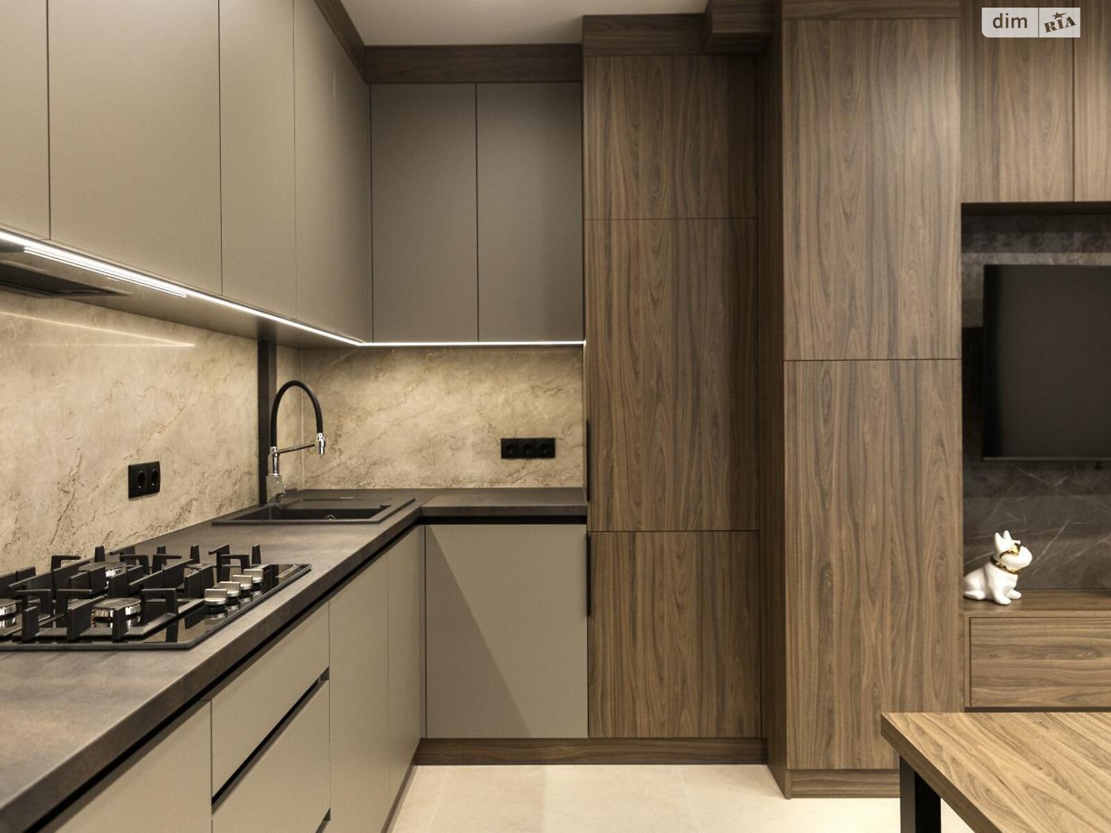 трехкомнатная квартира в Львове, район Голоско, на ул. Топольная 4 в аренду на долгий срок помесячно фото 1