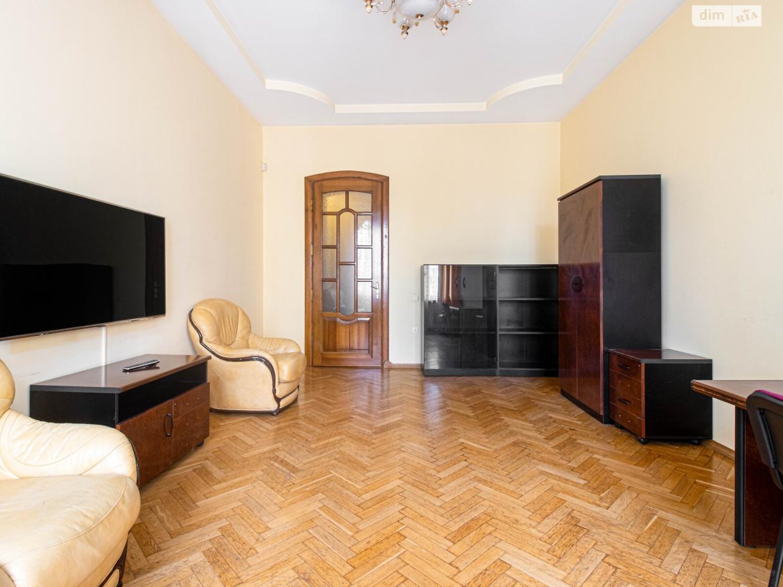 трехкомнатная квартира с мебелью в Львове, на ул. Карпинца Ивана 1 в аренду на долгий срок помесячно фото 1