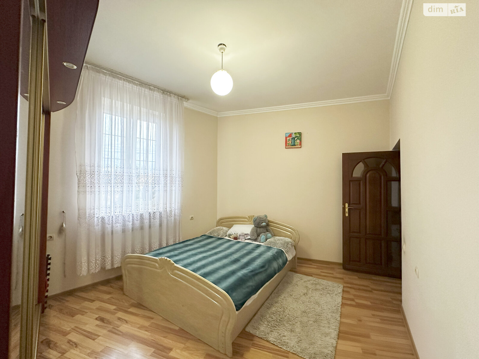 трехкомнатная квартира в Львове, район Кайзервальд, на ул. Метлинского в аренду на долгий срок помесячно фото 1 трехкомнатная квартира в Львове, район Кайзервальд, на ул. Метлинского в аренду на долгий срок помесячно фото 1