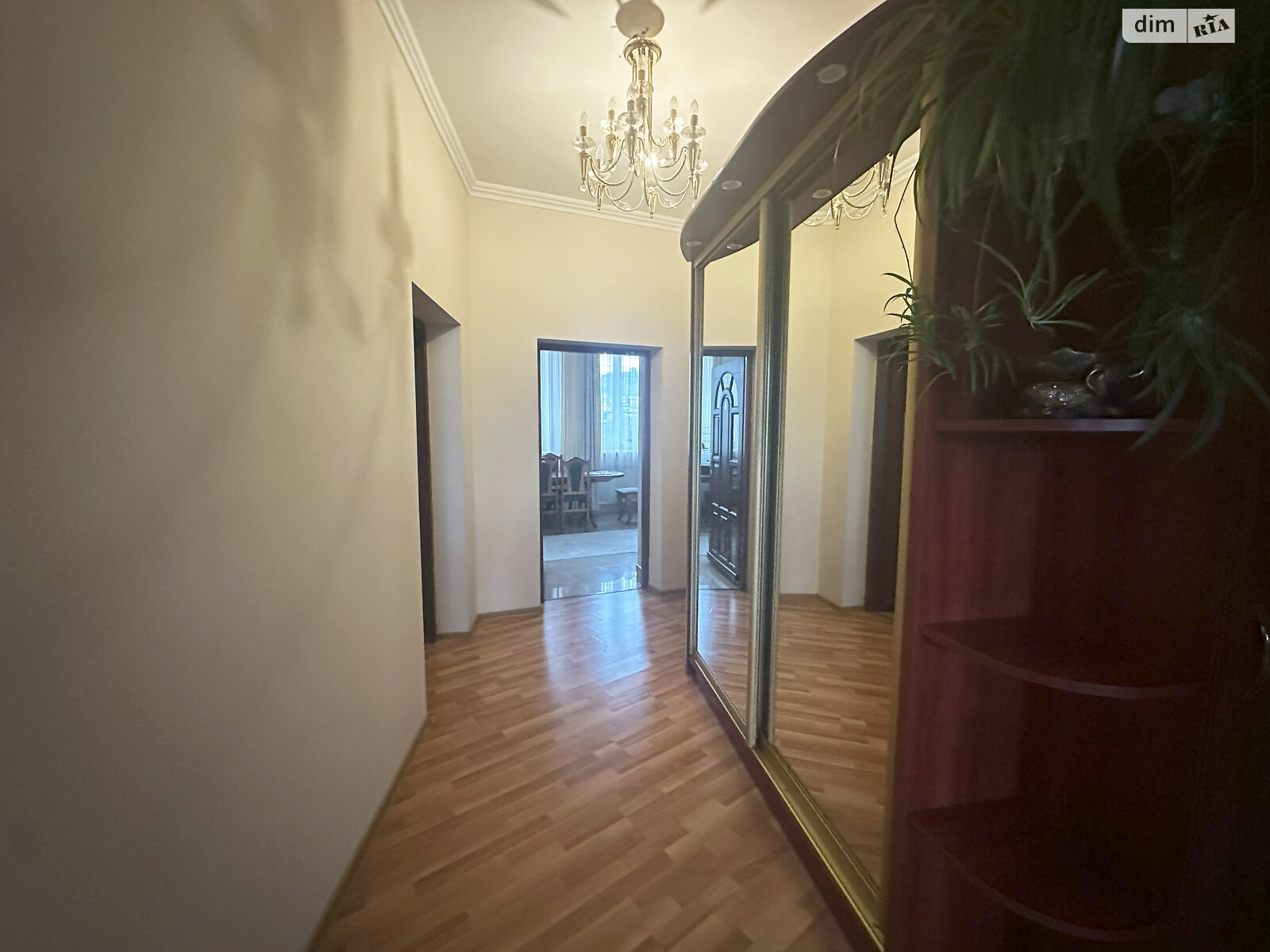 трехкомнатная квартира в Львове, район Кайзервальд, на ул. Метлинского в аренду на долгий срок помесячно фото 1 трехкомнатная квартира в Львове, район Кайзервальд, на ул. Метлинского в аренду на долгий срок помесячно фото 1