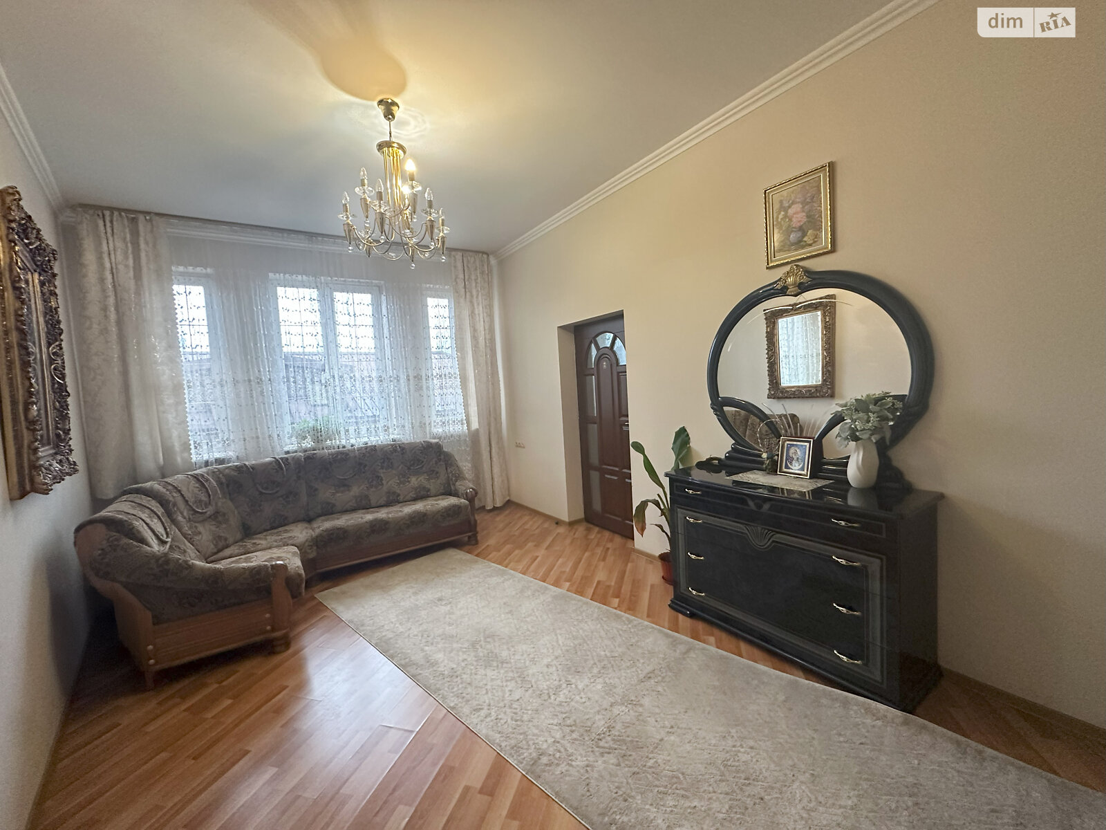 трехкомнатная квартира в Львове, район Кайзервальд, на ул. Метлинского в аренду на долгий срок помесячно фото 1 трехкомнатная квартира в Львове, район Кайзервальд, на ул. Метлинского в аренду на долгий срок помесячно фото 1