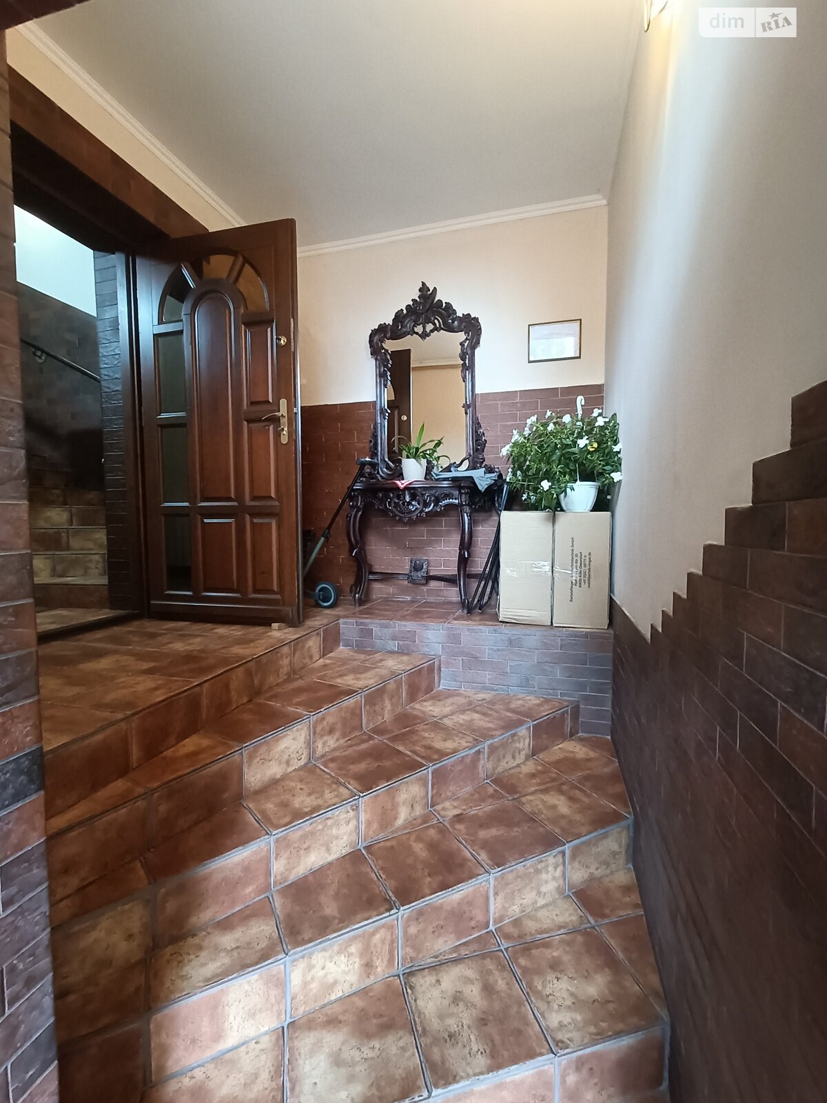 трехкомнатная квартира в Львове, район Кайзервальд, на ул. Метлинского в аренду на долгий срок помесячно фото 1 трехкомнатная квартира в Львове, район Кайзервальд, на ул. Метлинского в аренду на долгий срок помесячно фото 1