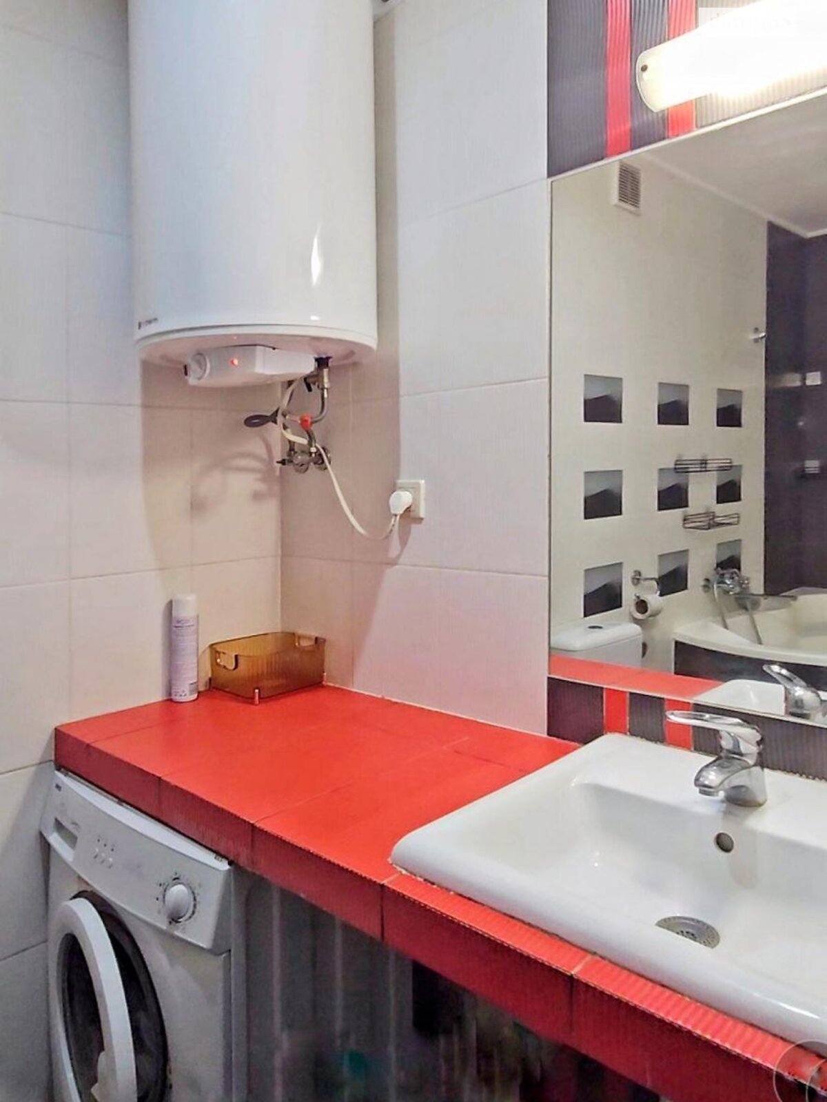 трехкомнатная квартира в Львове, район Кайзервальд, на ул. Васильченко 14 в аренду на долгий срок помесячно фото 1