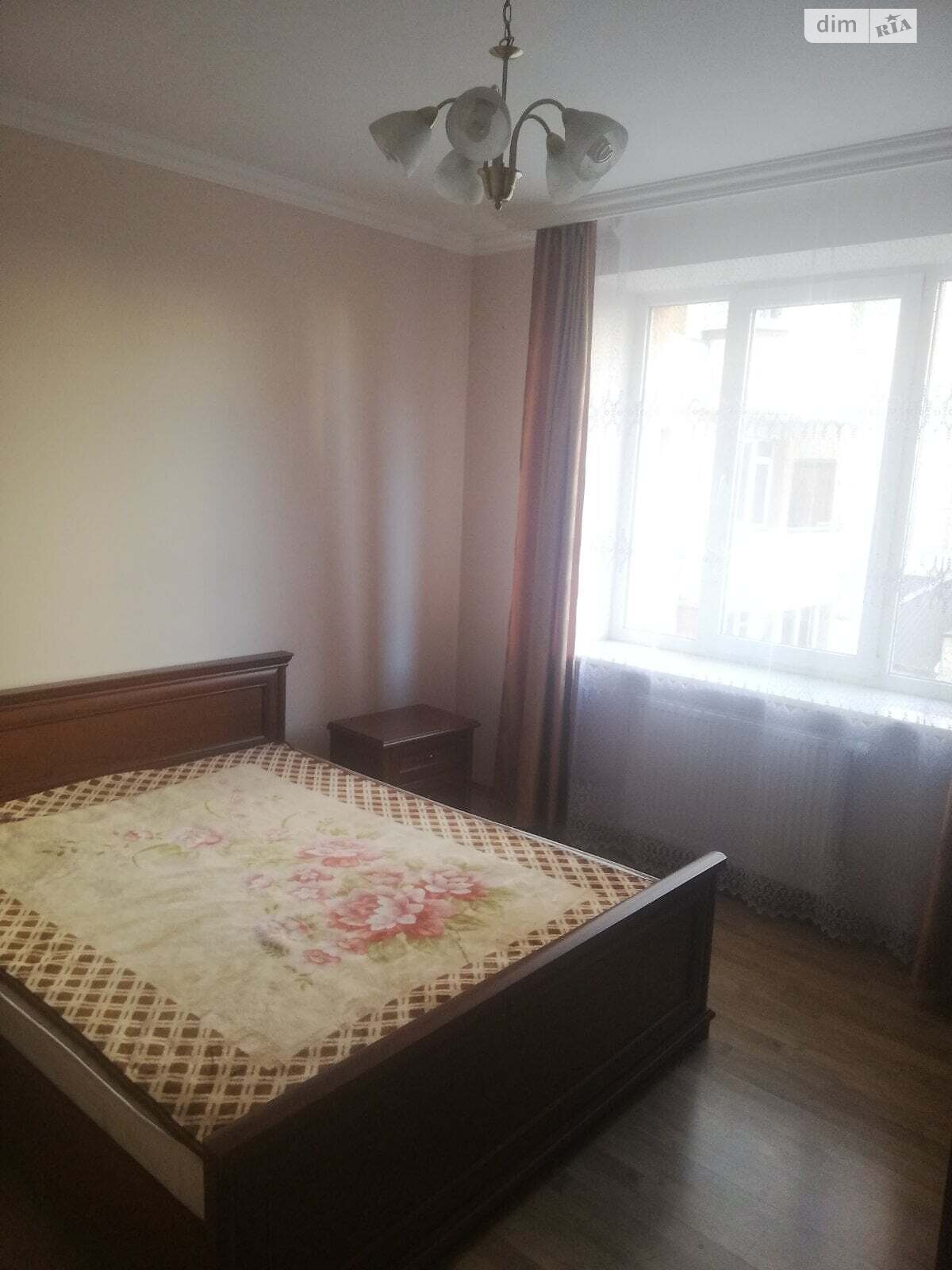 трехкомнатная квартира в Львове, район Кульпарков, на ул. Леонида Перфецкого 11А в аренду на долгий срок помесячно фото 1 трехкомнатная квартира в Львове, район Кульпарков, на ул. Леонида Перфецкого 11А в аренду на долгий срок помесячно фото 1