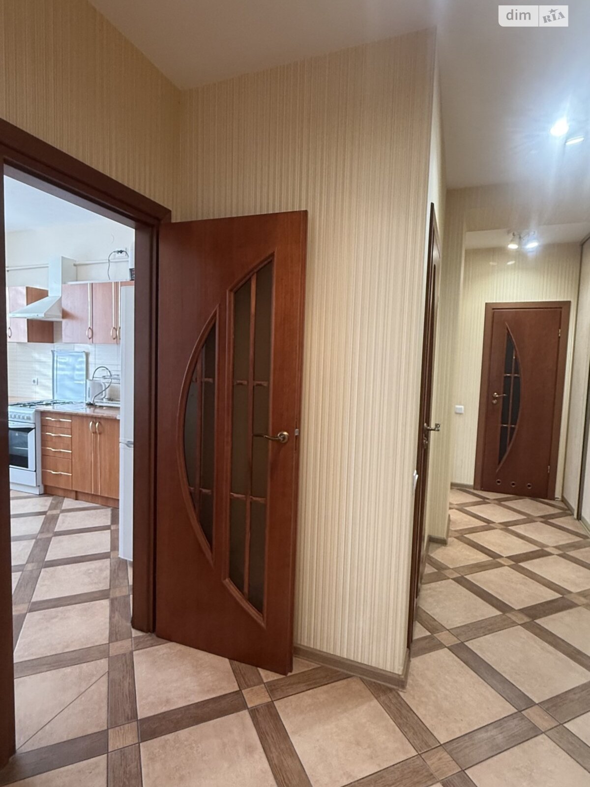 двухкомнатная квартира в Львове, район Кульпарков, на ул. Леонида Перфецкого в аренду на долгий срок помесячно фото 1 двухкомнатная квартира в Львове, район Кульпарков, на ул. Леонида Перфецкого в аренду на долгий срок помесячно фото 1