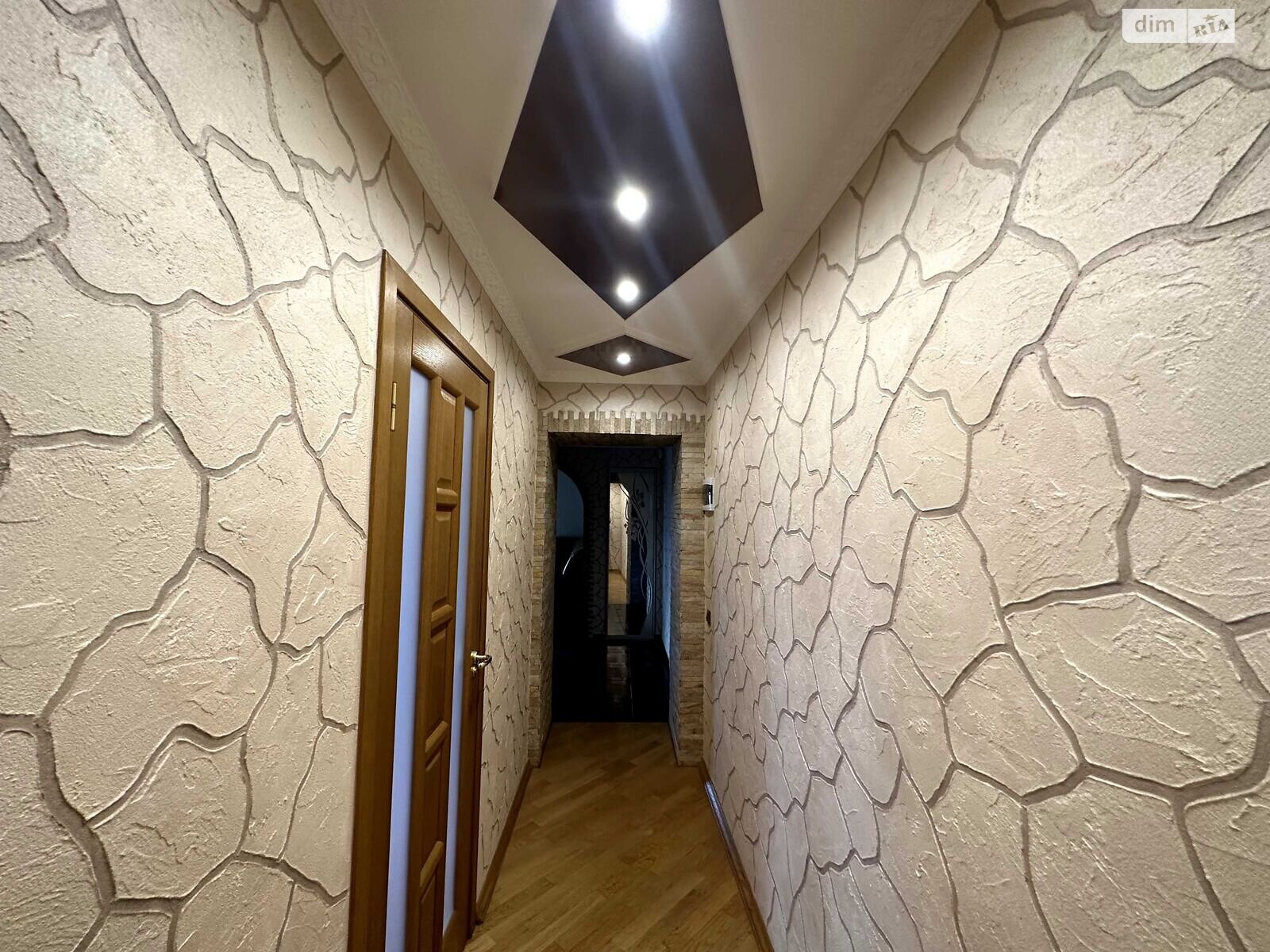 трехкомнатная квартира в Львове, район Левандовка, на ул. Доробок в аренду на долгий срок помесячно фото 1 трехкомнатная квартира в Львове, район Левандовка, на ул. Доробок в аренду на долгий срок помесячно фото 1