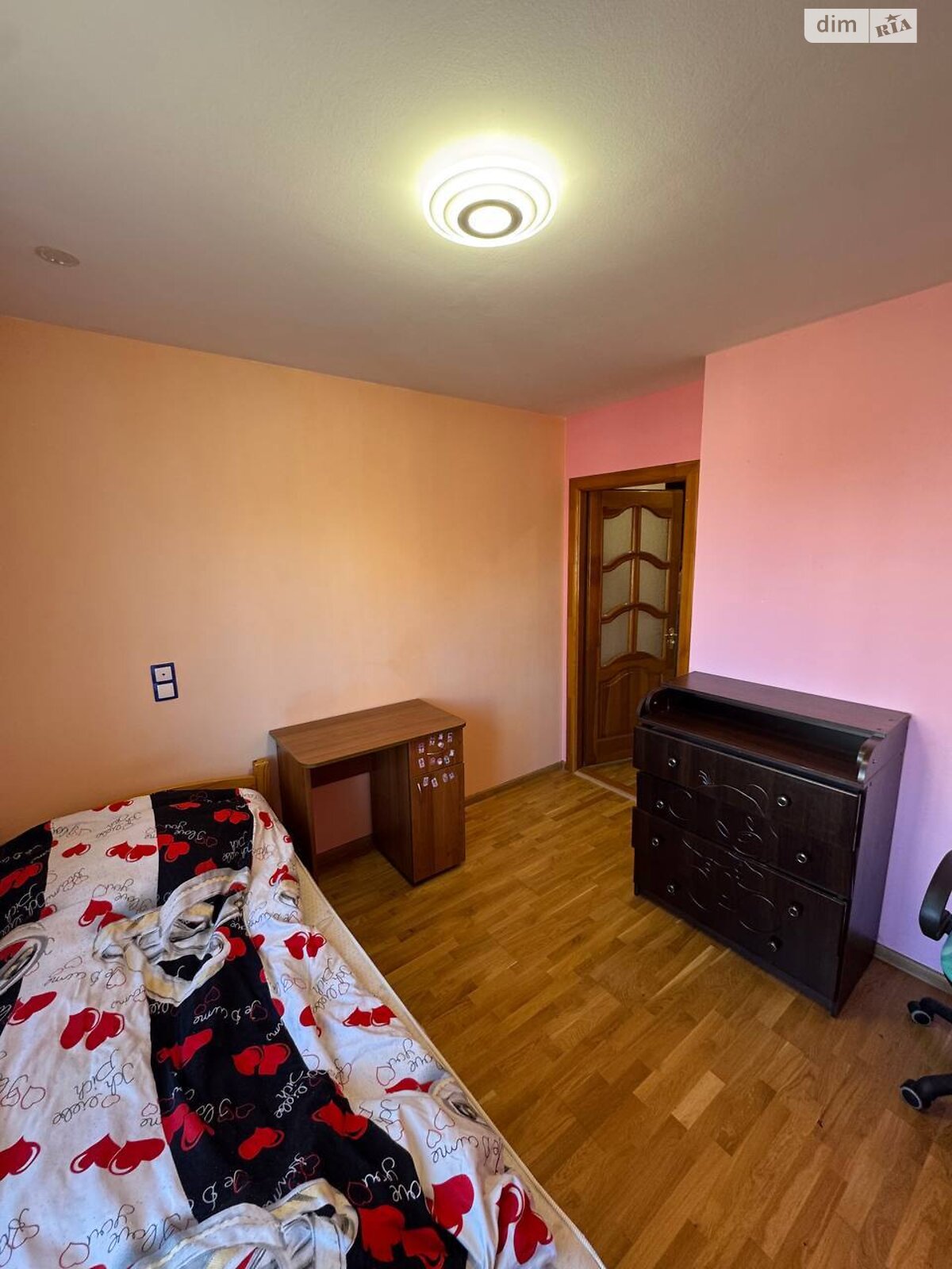 трехкомнатная квартира в Львове, район Левандовка, на ул. Сирко Ивана 2 в аренду на долгий срок помесячно фото 1 трехкомнатная квартира в Львове, район Левандовка, на ул. Сирко Ивана 2 в аренду на долгий срок помесячно фото 1