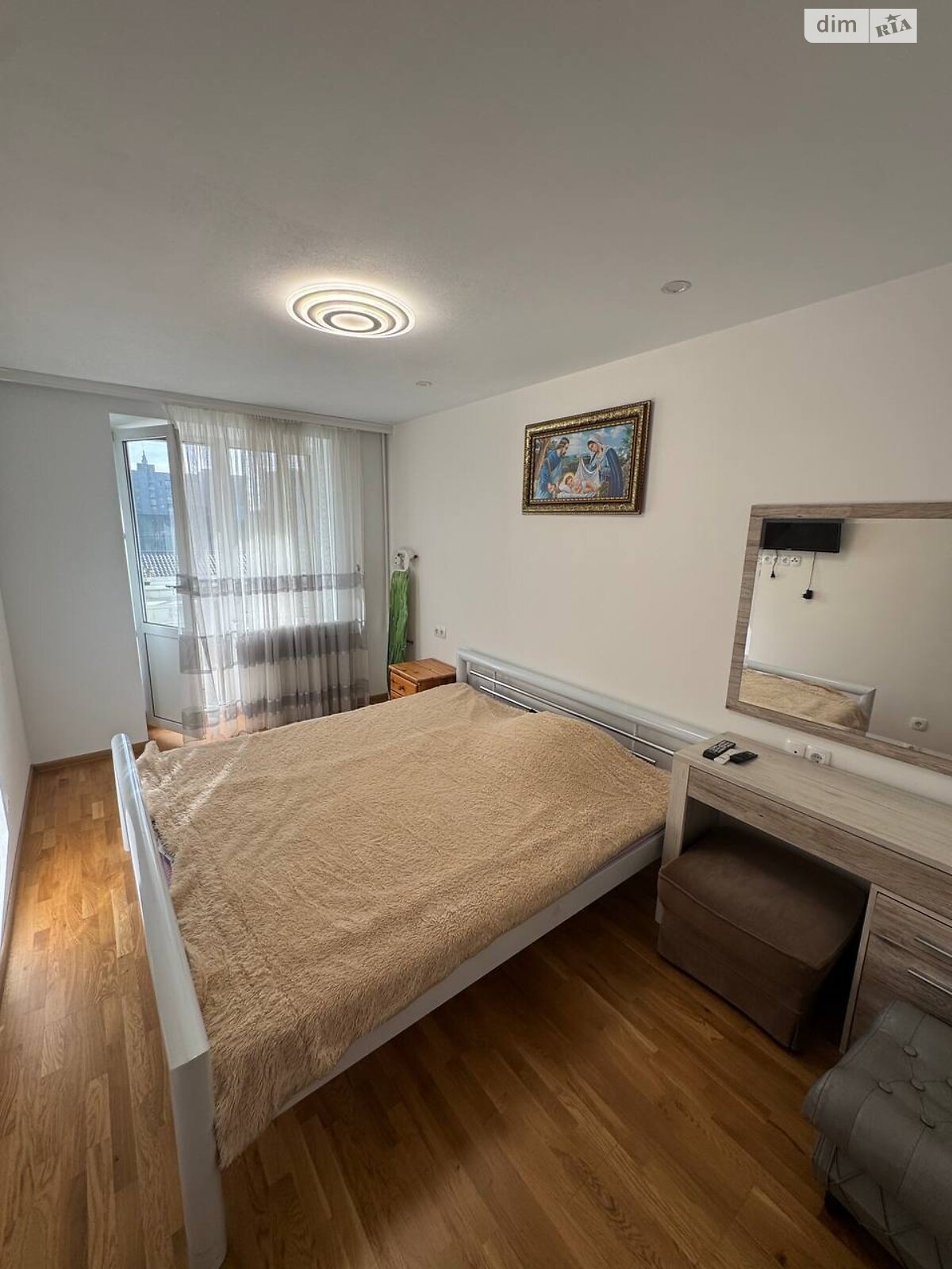 трехкомнатная квартира в Львове, район Левандовка, на ул. Сирко Ивана 2 в аренду на долгий срок помесячно фото 1 трехкомнатная квартира в Львове, район Левандовка, на ул. Сирко Ивана 2 в аренду на долгий срок помесячно фото 1