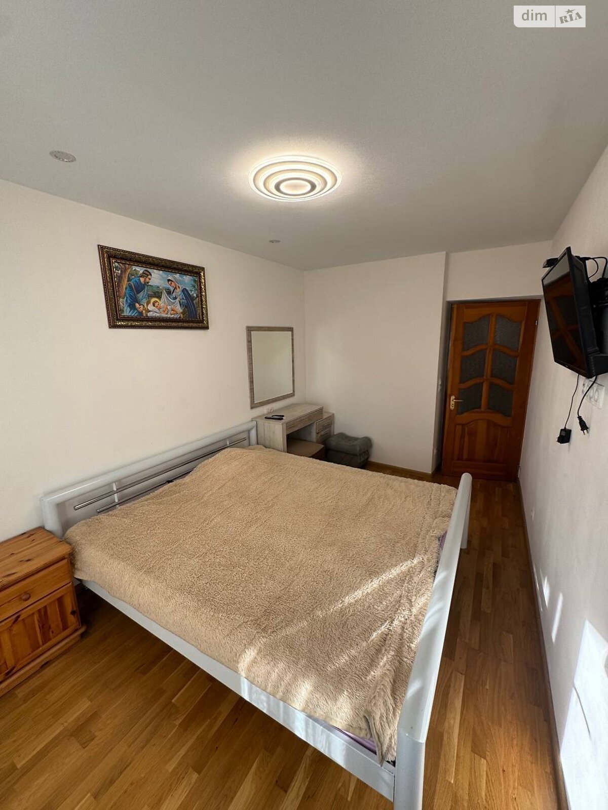 трехкомнатная квартира в Львове, район Левандовка, на ул. Сирко Ивана 2 в аренду на долгий срок помесячно фото 1 трехкомнатная квартира в Львове, район Левандовка, на ул. Сирко Ивана 2 в аренду на долгий срок помесячно фото 1