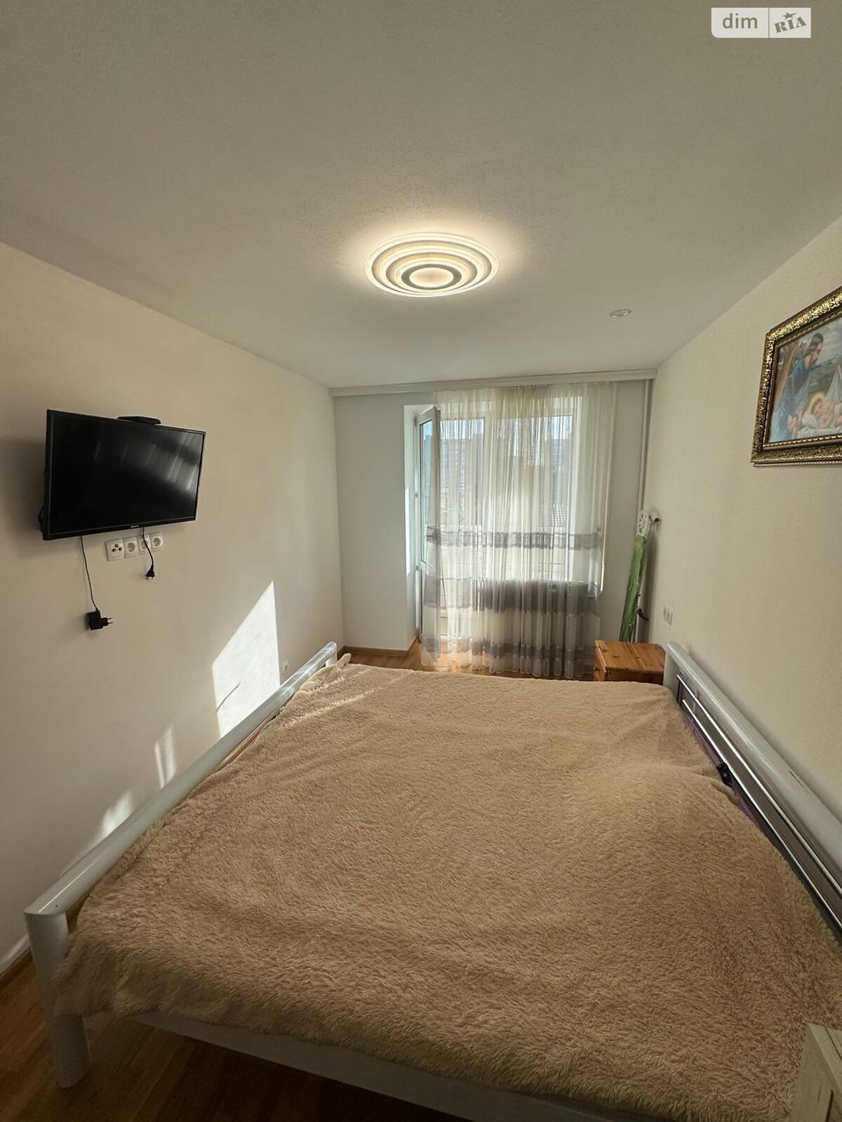 трехкомнатная квартира в Львове, район Левандовка, на ул. Сирко Ивана 2 в аренду на долгий срок помесячно фото 1 трехкомнатная квартира в Львове, район Левандовка, на ул. Сирко Ивана 2 в аренду на долгий срок помесячно фото 1