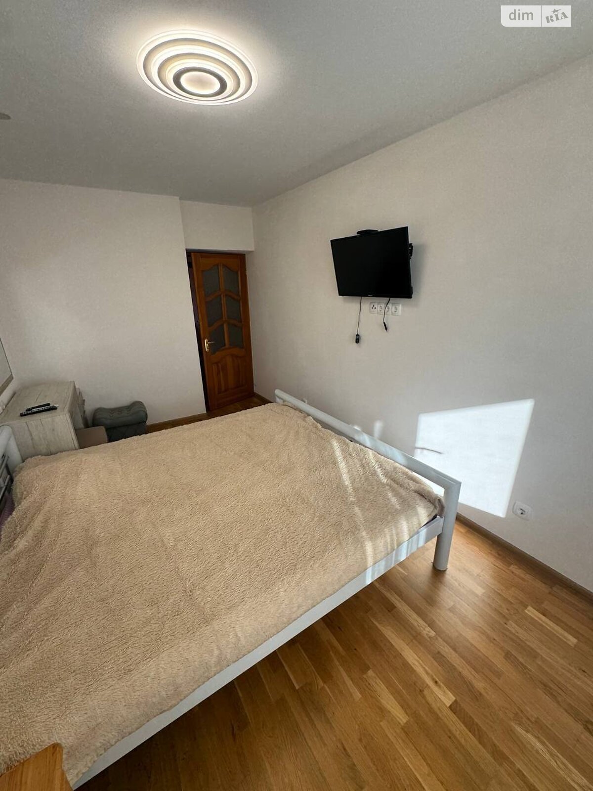 трехкомнатная квартира в Львове, район Левандовка, на ул. Сирко Ивана 2 в аренду на долгий срок помесячно фото 1 трехкомнатная квартира в Львове, район Левандовка, на ул. Сирко Ивана 2 в аренду на долгий срок помесячно фото 1