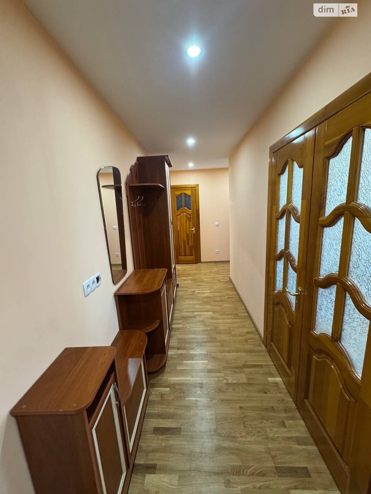 трехкомнатная квартира в Львове, район Левандовка, на ул. Сирко Ивана 2 в аренду на долгий срок помесячно фото 1 трехкомнатная квартира в Львове, район Левандовка, на ул. Сирко Ивана 2 в аренду на долгий срок помесячно фото 1