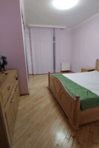 трикімнатна квартира в Львові, на вул. Лінкольна Авраама 10 в довготривалу оренду помісячно фото 2