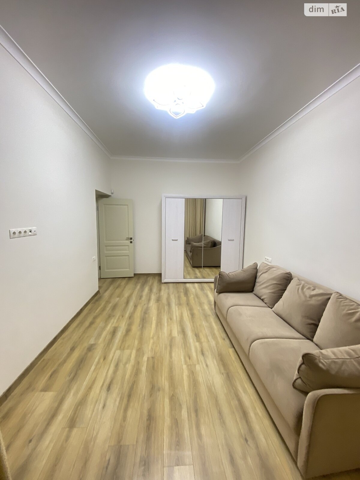 трехкомнатная квартира с мебелью в Львове, район Лычаков, на ул. Мечникова в аренду на долгий срок помесячно фото 1 трехкомнатная квартира с мебелью в Львове, район Лычаков, на ул. Мечникова в аренду на долгий срок помесячно фото 1