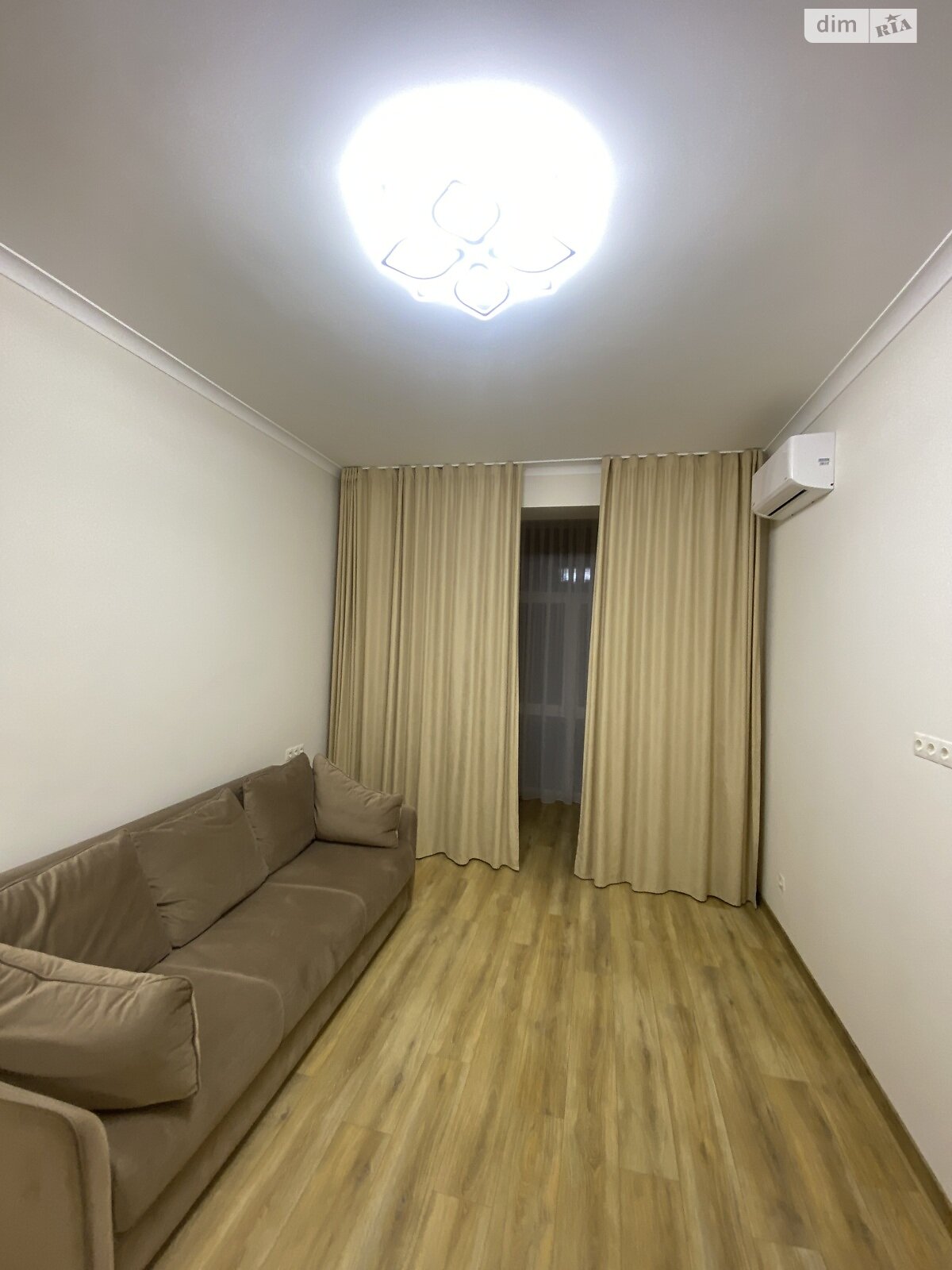 трехкомнатная квартира с мебелью в Львове, район Лычаков, на ул. Мечникова в аренду на долгий срок помесячно фото 1 трехкомнатная квартира с мебелью в Львове, район Лычаков, на ул. Мечникова в аренду на долгий срок помесячно фото 1