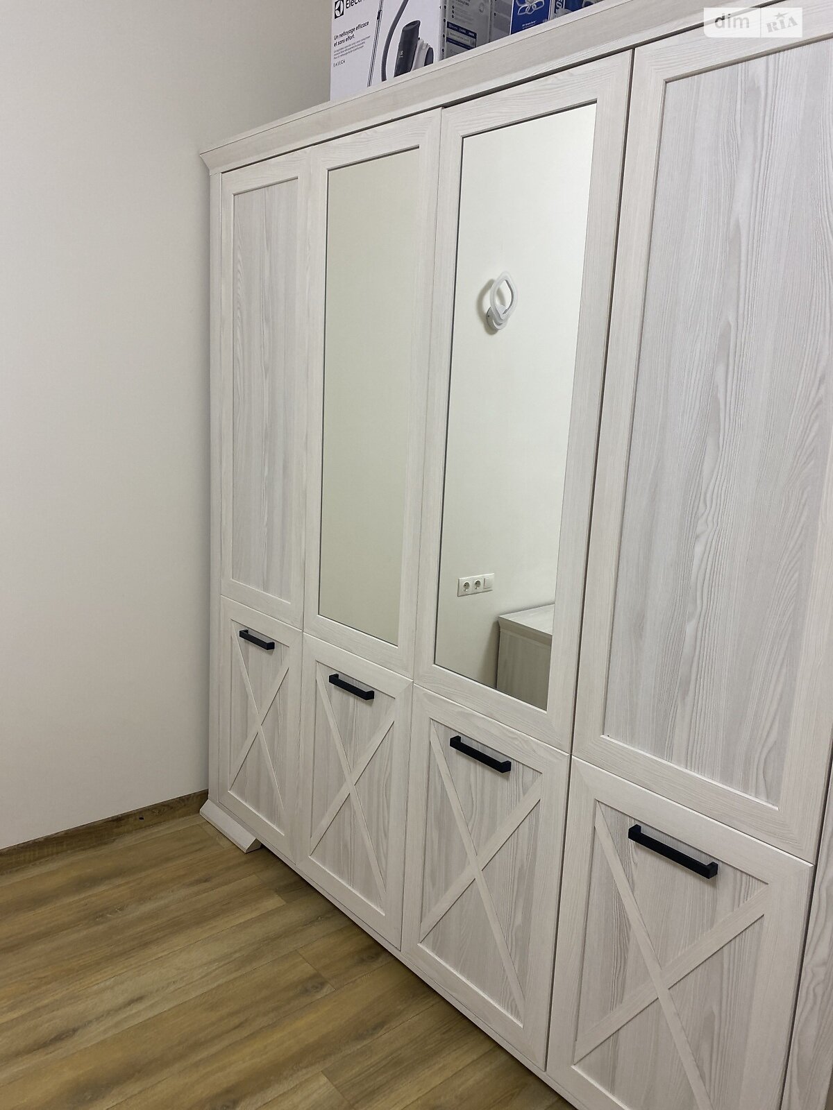 трехкомнатная квартира с мебелью в Львове, район Лычаков, на ул. Мечникова в аренду на долгий срок помесячно фото 1 трехкомнатная квартира с мебелью в Львове, район Лычаков, на ул. Мечникова в аренду на долгий срок помесячно фото 1