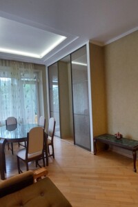трикімнатна квартира в Львові, район Личаків, на вул. Руставелі Шота в довготривалу оренду помісячно фото 2
