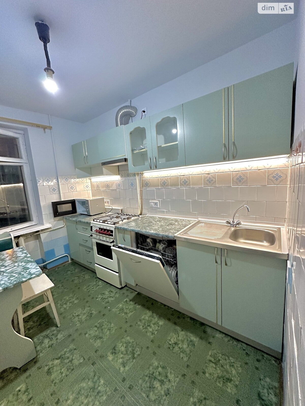 трехкомнатная квартира в Львове, район Лычаковский, на ул. Китайская 10 в аренду на долгий срок помесячно фото 1 трехкомнатная квартира в Львове, район Лычаковский, на ул. Китайская 10 в аренду на долгий срок помесячно фото 1