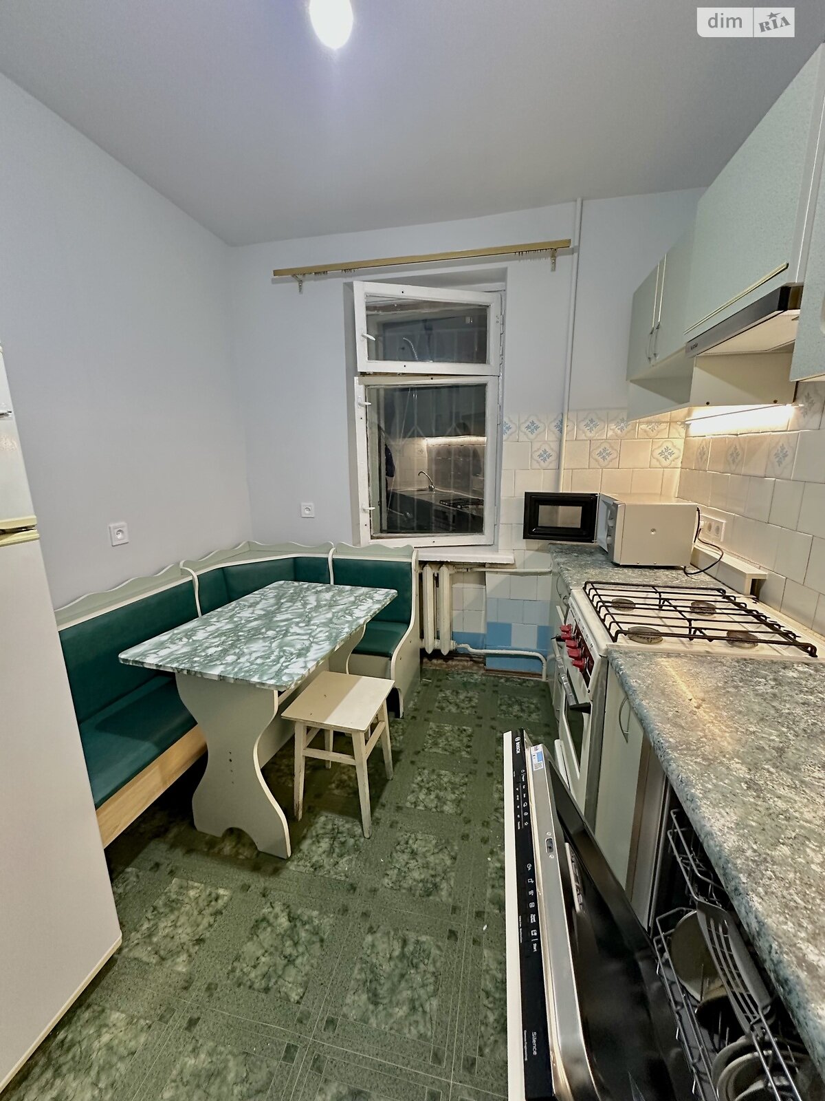 трехкомнатная квартира в Львове, район Лычаковский, на ул. Китайская 10 в аренду на долгий срок помесячно фото 1 трехкомнатная квартира в Львове, район Лычаковский, на ул. Китайская 10 в аренду на долгий срок помесячно фото 1