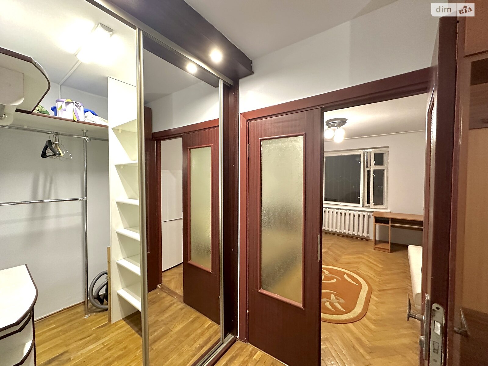 трехкомнатная квартира в Львове, район Лычаковский, на ул. Китайская 10 в аренду на долгий срок помесячно фото 1 трехкомнатная квартира в Львове, район Лычаковский, на ул. Китайская 10 в аренду на долгий срок помесячно фото 1