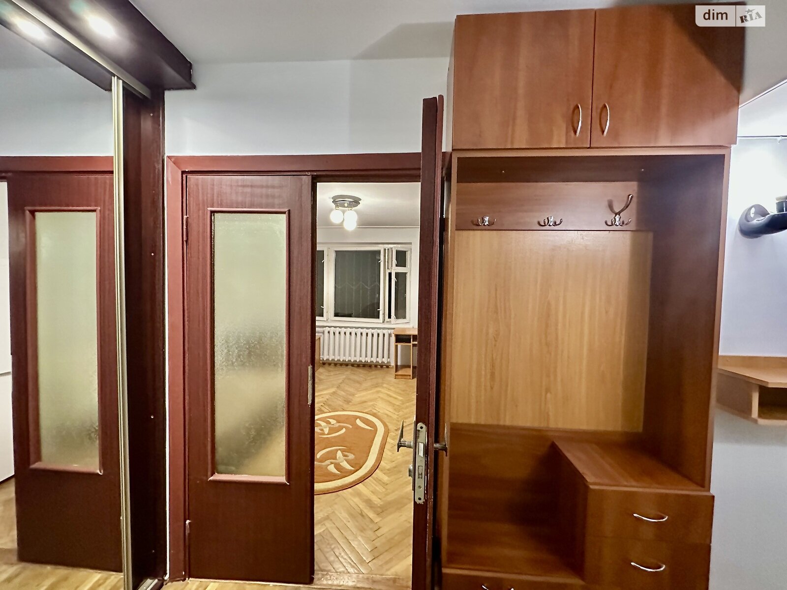 трехкомнатная квартира в Львове, район Лычаковский, на ул. Китайская 10 в аренду на долгий срок помесячно фото 1 трехкомнатная квартира в Львове, район Лычаковский, на ул. Китайская 10 в аренду на долгий срок помесячно фото 1