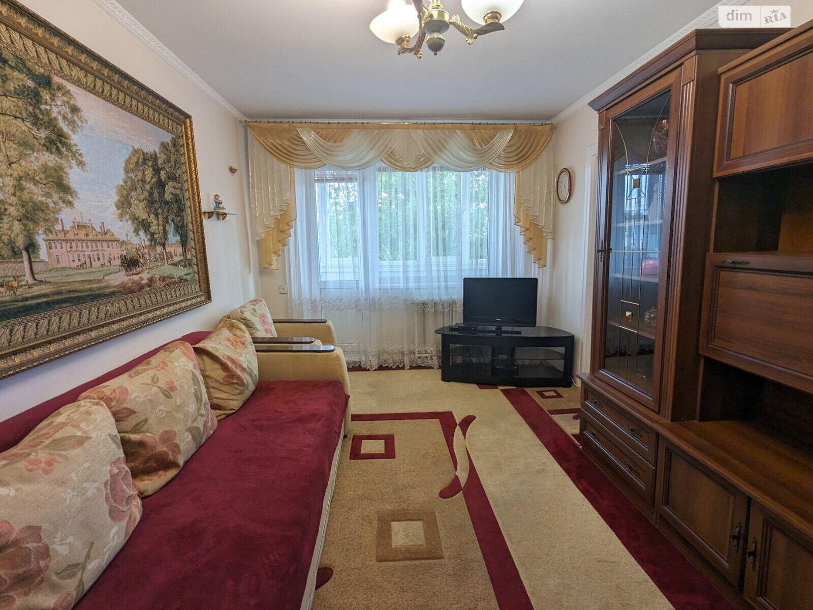 трехкомнатная квартира в Львове, район Лычаковский, на ул. Медовой Пещеры 5 в аренду на долгий срок помесячно фото 1