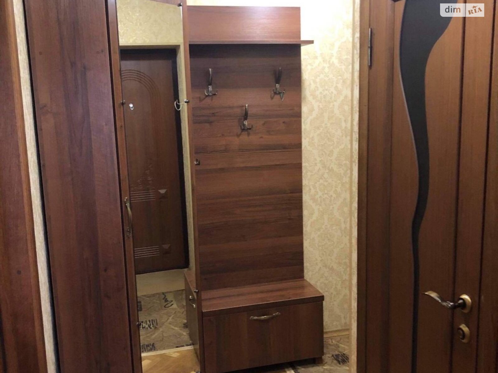 трехкомнатная квартира в Львове, район Майоровка, на ул. Пасечная в аренду на долгий срок помесячно фото 1 трехкомнатная квартира в Львове, район Майоровка, на ул. Пасечная в аренду на долгий срок помесячно фото 1