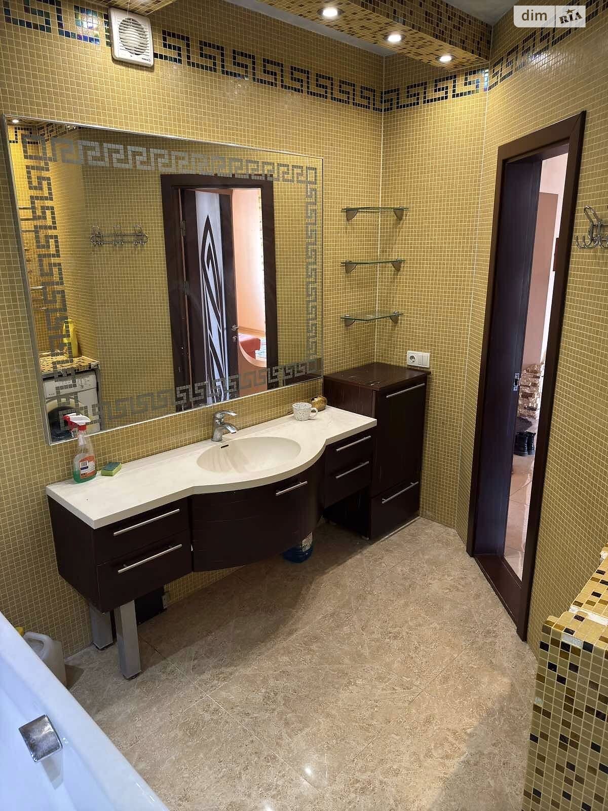 двухкомнатная квартира в Львове, район Научная, на ул. Научная 4А в аренду на долгий срок помесячно фото 1 двухкомнатная квартира в Львове, район Научная, на ул. Научная 4А в аренду на долгий срок помесячно фото 1