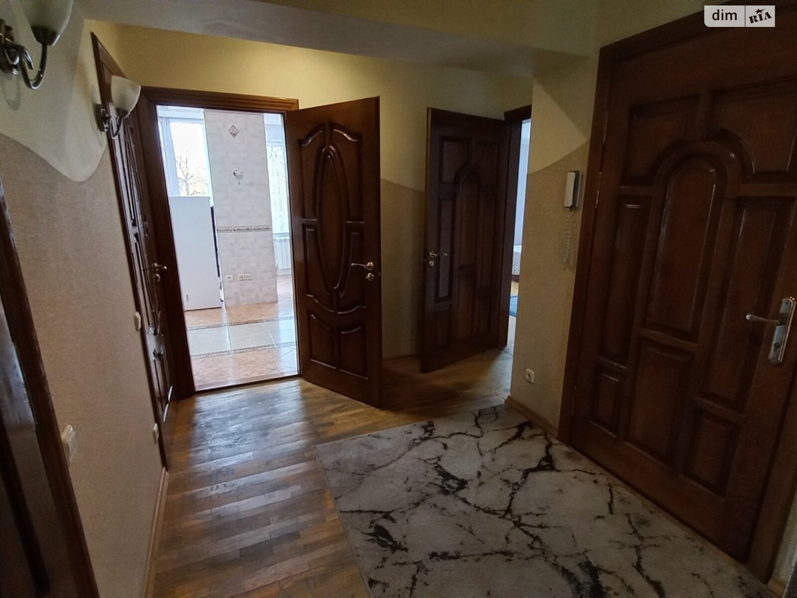 двухкомнатная квартира в Львове, район Научная, на ул. Троллейбусная в аренду на долгий срок помесячно фото 1 двухкомнатная квартира в Львове, район Научная, на ул. Троллейбусная в аренду на долгий срок помесячно фото 1