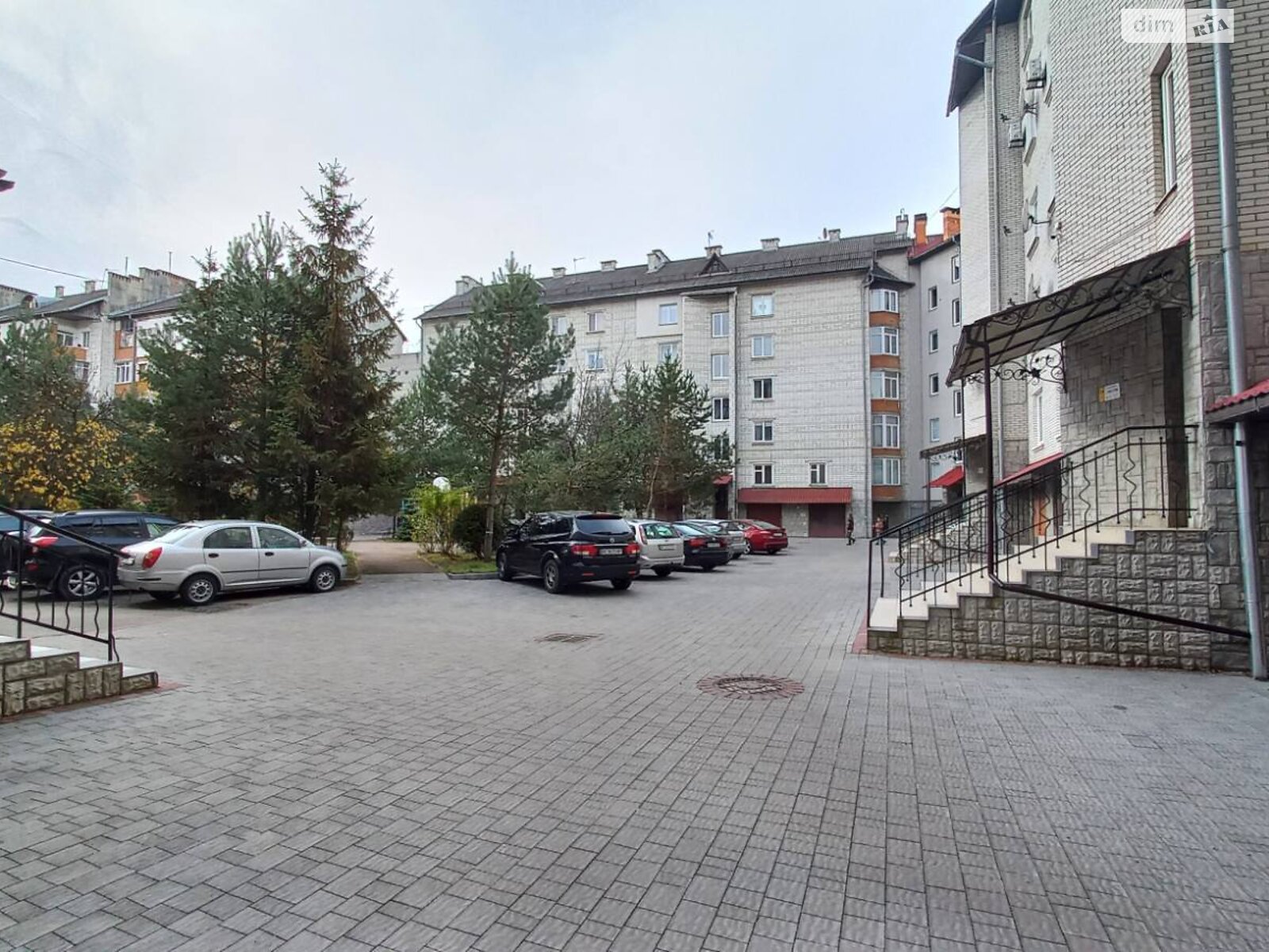 двухкомнатная квартира в Львове, район Научная, на ул. Троллейбусная в аренду на долгий срок помесячно фото 1 двухкомнатная квартира в Львове, район Научная, на ул. Троллейбусная в аренду на долгий срок помесячно фото 1