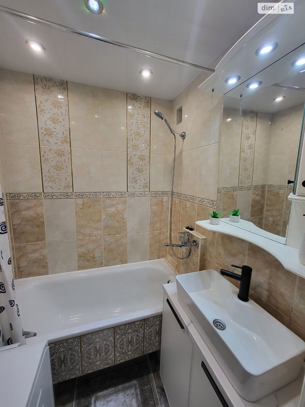 двокімнатна квартира в Львові, район Франківський, на вул. Наукова в довготривалу оренду помісячно фото 1