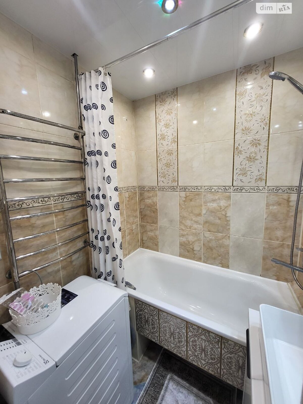 двокімнатна квартира в Львові, район Франківський, на вул. Наукова в довготривалу оренду помісячно фото 1