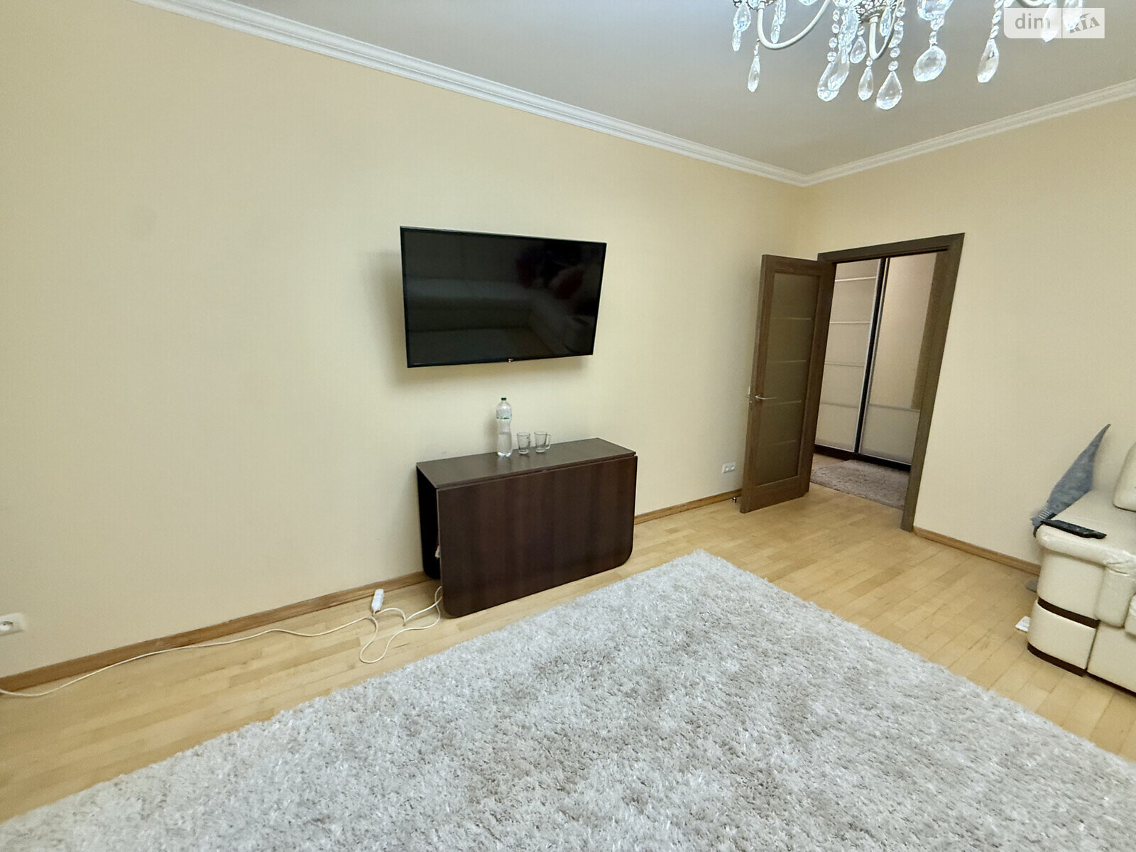 двухкомнатная квартира в Львове, на ул. Научная 49А в аренду на долгий срок помесячно фото 1 двухкомнатная квартира в Львове, на ул. Научная 49А в аренду на долгий срок помесячно фото 1