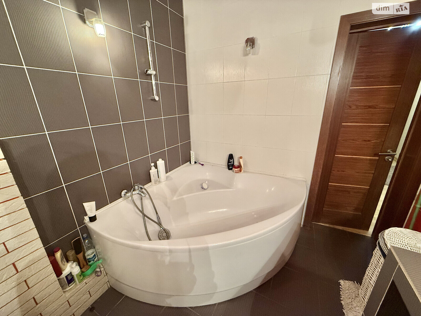 двухкомнатная квартира в Львове, на ул. Научная 49А в аренду на долгий срок помесячно фото 1 двухкомнатная квартира в Львове, на ул. Научная 49А в аренду на долгий срок помесячно фото 1