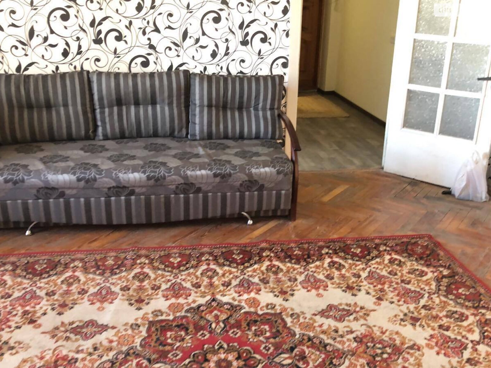 трикімнатна квартира в Львові, район Наукова, на вул. Володимира Великого в довготривалу оренду помісячно фото 1 трикімнатна квартира в Львові, район Наукова, на вул. Володимира Великого в довготривалу оренду помісячно фото 1
